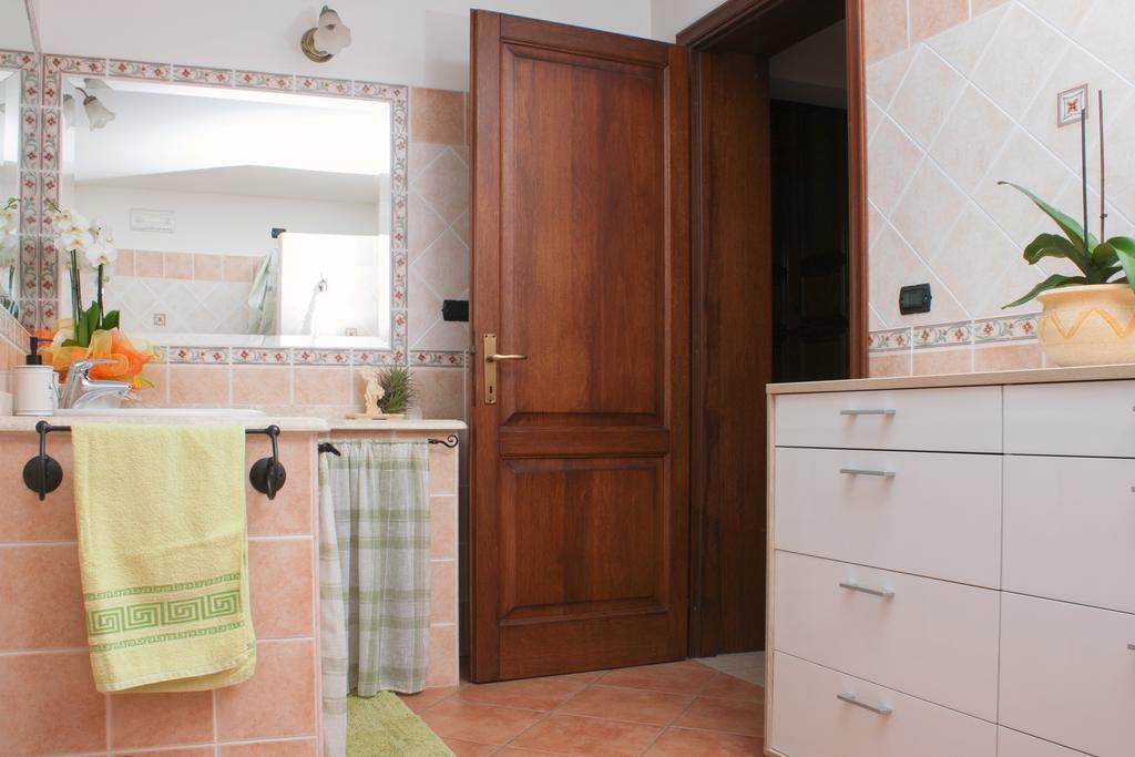 Bed and Breakfast Il Vecchioliveto Di Ornella à Marrùbiu Chambre photo