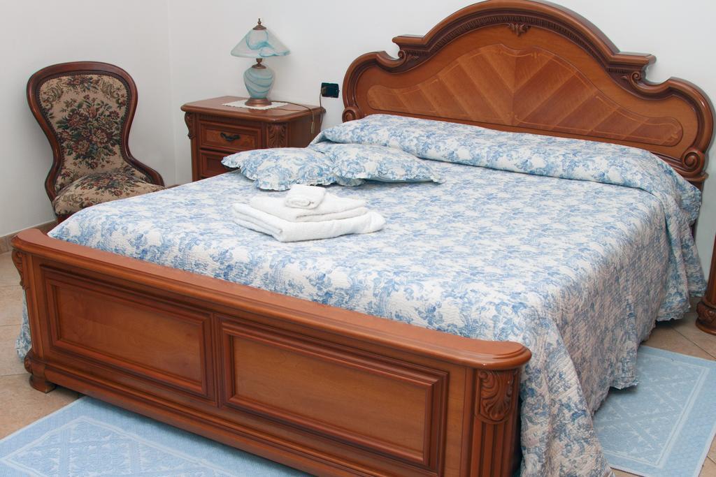 Bed and Breakfast Il Vecchioliveto Di Ornella à Marrùbiu Extérieur photo