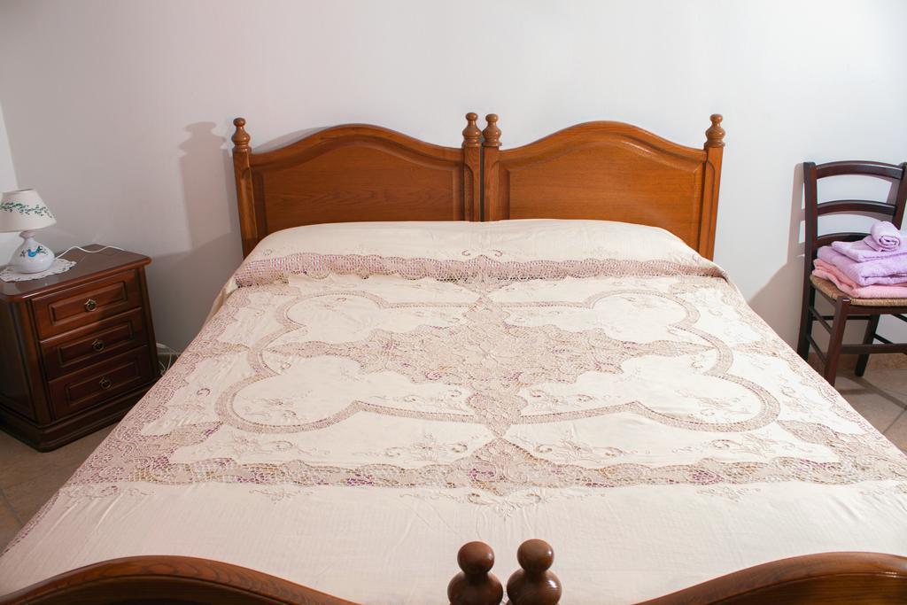 Bed and Breakfast Il Vecchioliveto Di Ornella à Marrùbiu Extérieur photo