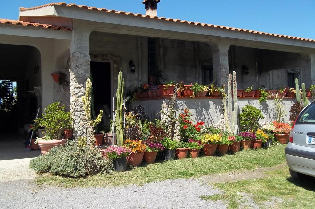 Bed and Breakfast Il Vecchioliveto Di Ornella à Marrùbiu Extérieur photo